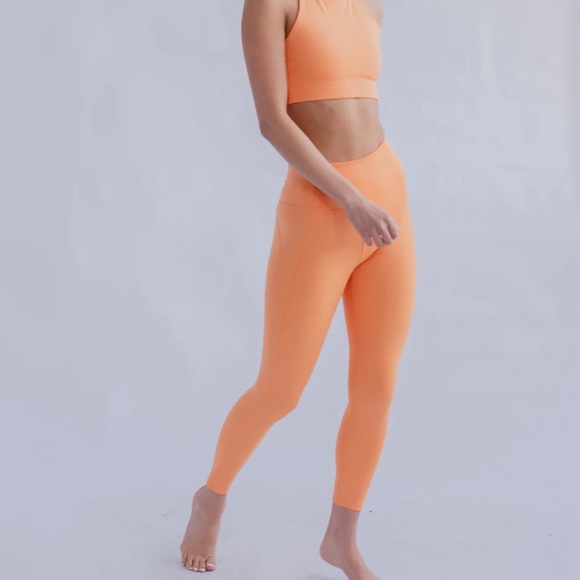 Girlfriend Collective Compressive High-Rise Legging - Horizen - Picture 3 of 9
